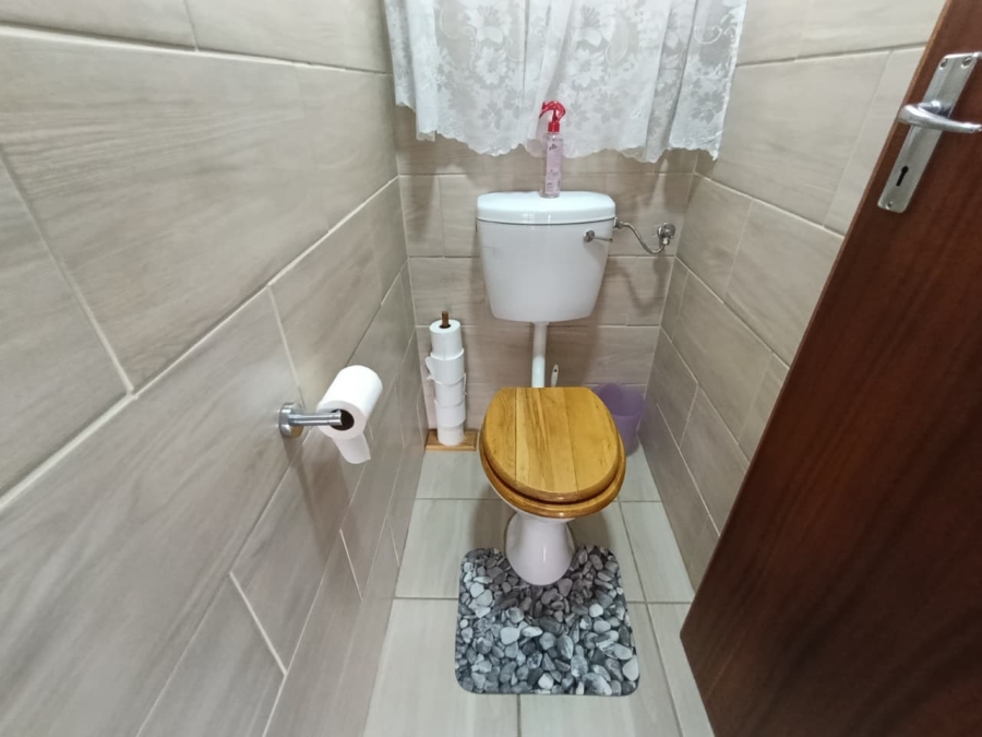 3 Bedroom Property for Sale in Langenhovenpark Free State